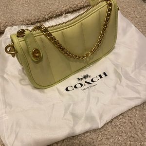 Coach mini swinger bag